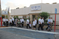 بالصور: مستوطنون يرشون الغاز المسيل للدموع في وجه مجموعة نساء بمدينة اللد 